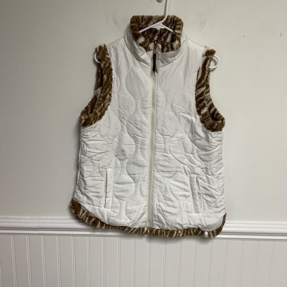 Teezher Women’s size L puffer faux fur vest Reversible - Picture 7 of 9